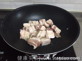 下饭的冬季食谱，猪肉炖粉条，五花肉这样做太美味了，肥而不腻