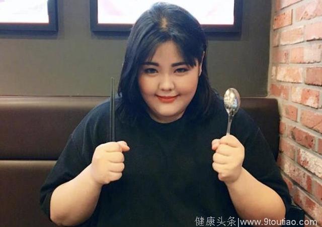 120斤到100斤，女白领的减肥食谱全分享，按照这个吃，安全又健康