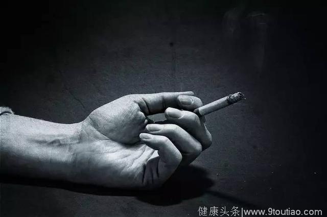 医生提示:身体有4个“凸起”，暗示癌症向你“招手”，赶快自查