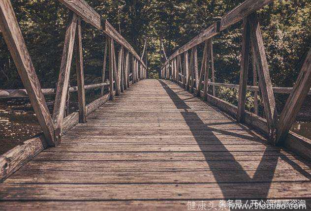 心理测试：4条独木桥，你会走哪条？秒测出你人生的转折点在哪里