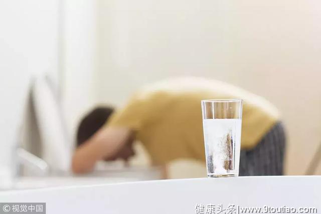 颈椎不适可能引发全身6大问题！这些“伤颈事”90%的人做过……