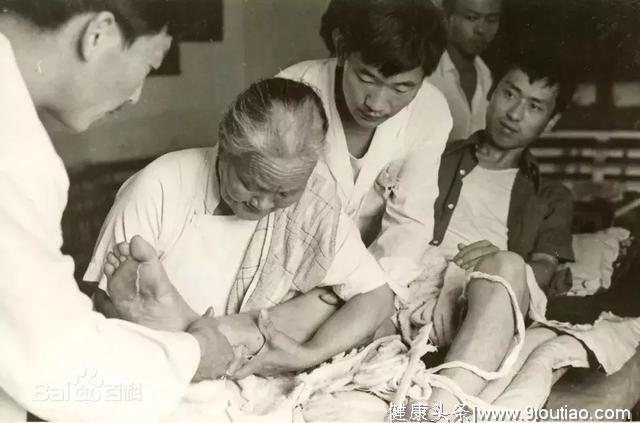 她3岁学中医正骨，行医90年，治好过无数人的颈椎病