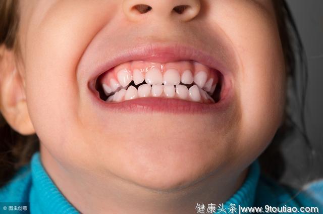 提醒孩子保护牙齿的四大习惯，牙齿这样刷才健康