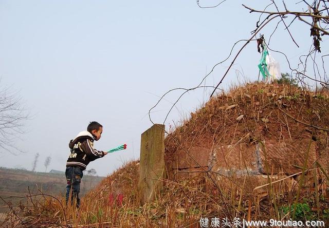 孩子总要面对亲人去世，提前做好这些准备，不影响孩子心理健康