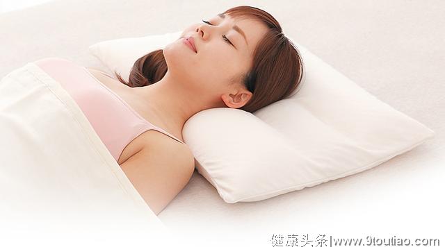 保护颈椎改善睡眠，一款颈椎枕满足你！