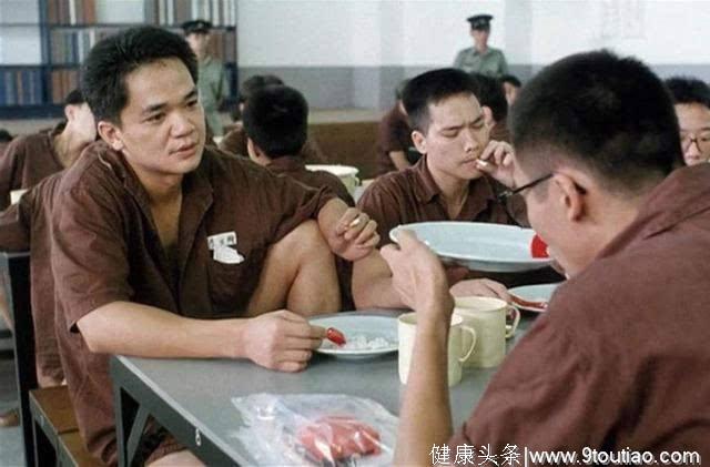李兆基抗癌成功，曾经的香港电影“四大恶人”安在？有两位已陨落