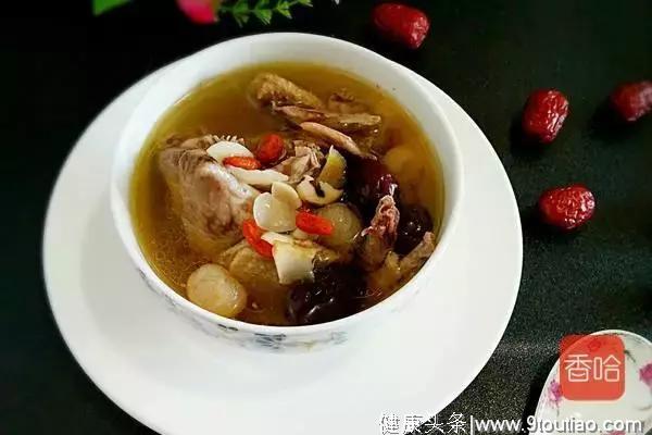 给大家推荐一道养发食谱，炖鸽子汤