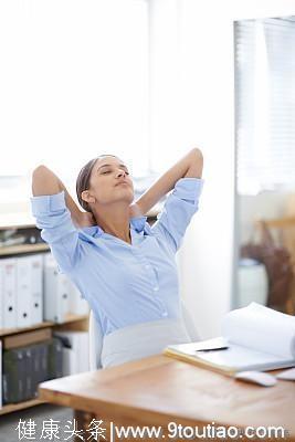警惕！办公室一族颈椎病高发，这些方法要学会，可有效预防！