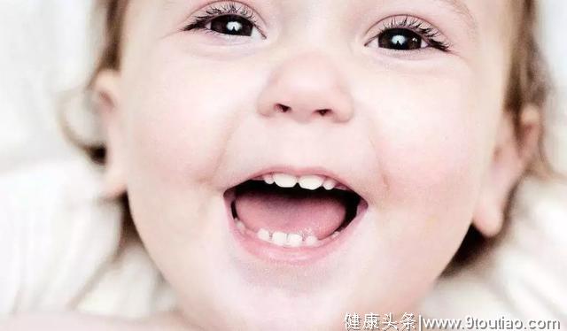 宝宝牙齿错乱是什么原因？宝宝牙齿要整齐，就做好这4个字