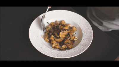 超简单的炒蘑菇，厨房小白必备食谱，看一遍就能学会！