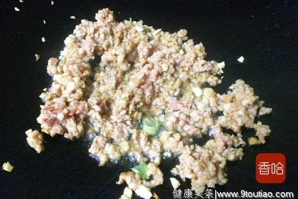 教你三道家常小炒，做法简单，味道好，先备上，节日家宴都用的着