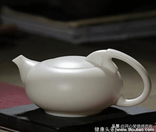 心理测试：4个茶壶，哪个是空的？秒测出你是智商高还是颜值高？