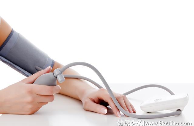 很全面的高血压病症表，教你如何稳住高血压！在家就能自测