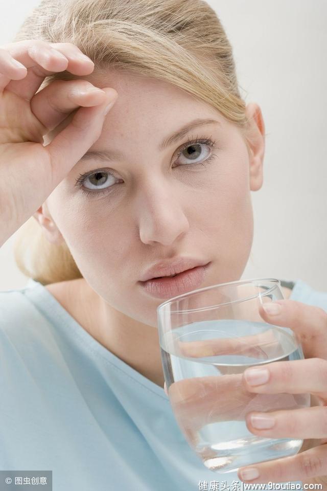 "感冒了要多喝水"不止是一句安慰话，医生告诉你3个真实原因！