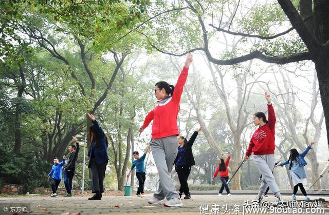 更年期有什么症状？在更年期时，要如何饮食以及注意哪些事项？