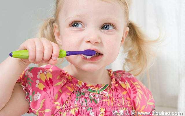 牙医表示：大部分家长都没给宝宝好好刷牙，怎样才是正确刷牙？