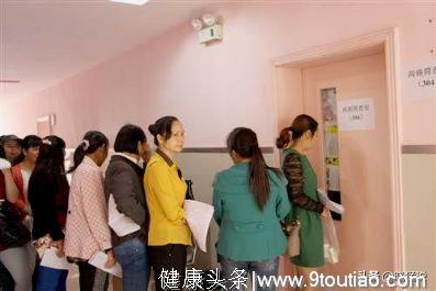 25岁女白领确诊乳腺癌，妇科医生：这个常见“错误”使病拖成癌！