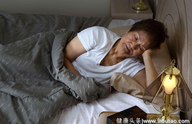 睡觉时若出现这3种表现，是在暗示肝不好？中医向你解释