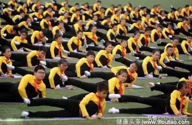 “中国女性，正被瑜伽毁掉身体？”专家无奈再次揭晓真相