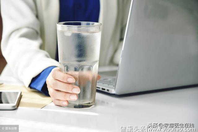 没事就多喝热水？温馨提醒：超过这个温度，癌症会来找你