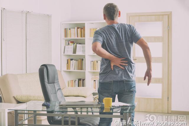 男人腰痛，就怪肾？中医：这4种病，同样是“祸根”