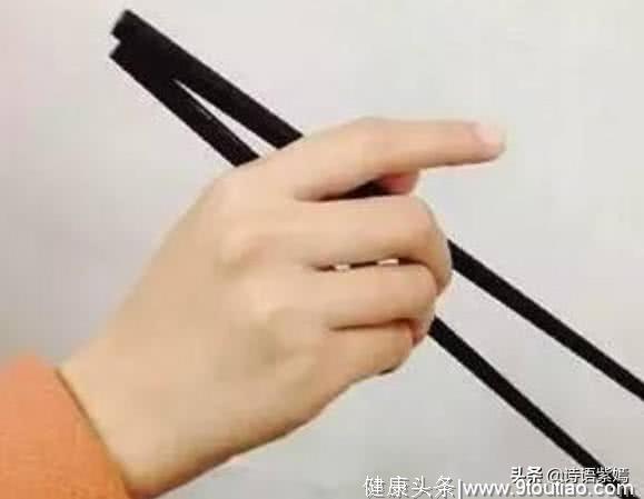 心理测试：吃饭时你是怎么用筷子的，测出你这辈子到底是什么命！