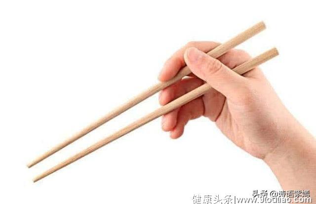 心理测试：吃饭时你是怎么用筷子的，测出你这辈子到底是什么命！