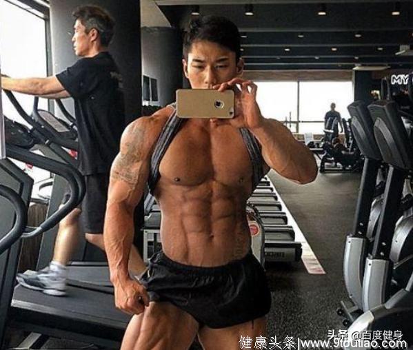 肌肉男停止健身6个月 为恢复身材猛练30天后，肌肉会变成什么样？