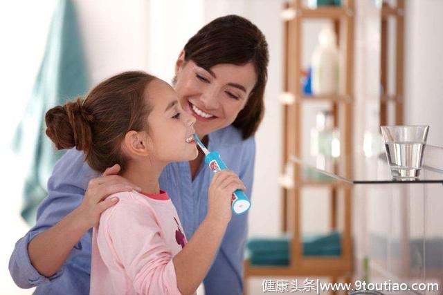 儿童该不该用电动牙刷？想要孩子牙齿健康，这个年龄前最好不要用