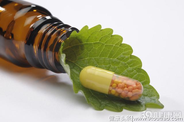 医生提醒：长期服用这4类药，大多躲不过肝病！你家里就有