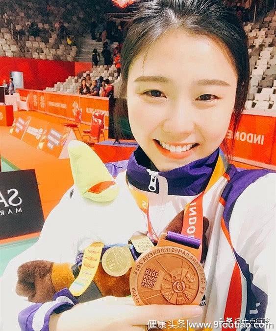 香港羽毛球女神走红：10岁患骨癌经28次化疗，最终夺亚运会铜牌！