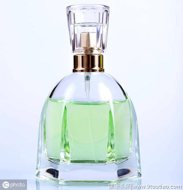 心理测试：你觉得哪瓶香水最香，测出你在男生眼里值多少钱