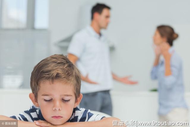 心理学揭秘：父母的这几种行为，正培育一个低情商的孩子！
