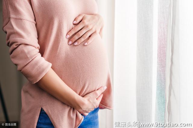 怀孕几个月开始显怀属于正常？若怀孕一个月就显怀，是怎么回事？