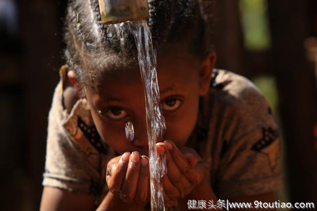 联合国：水污染导致腹泻是战区儿童最大威胁 比子弹还可怕