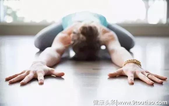 10个瑜伽动作每天练，预防颈椎病！