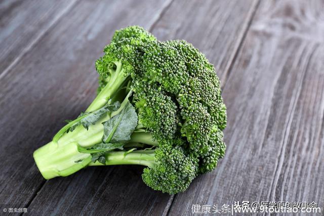 西兰花是抗癌蔬菜，坚持吃的人不易出现癌症，但两种吃法却不可取