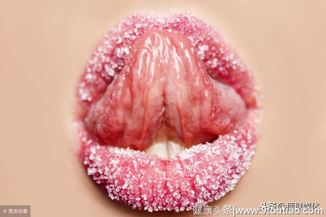 舌癌与口腔溃疡“长得像”，通过3个方法区别，别耽误治疗