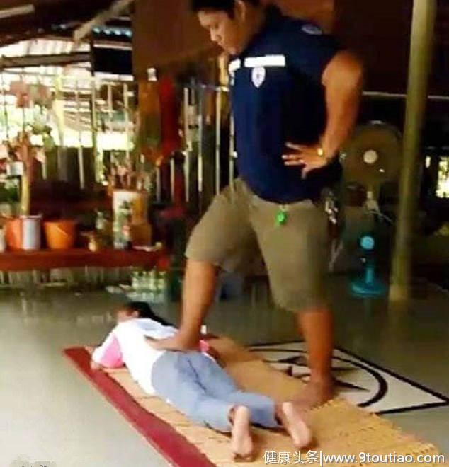 泰国女子找按摩师治疗腿疼 竟被踩到大腿骨折导致终身残疾