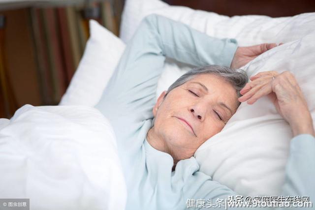 人到老年就易失眠，这6个方法，或能还你一夜好眠