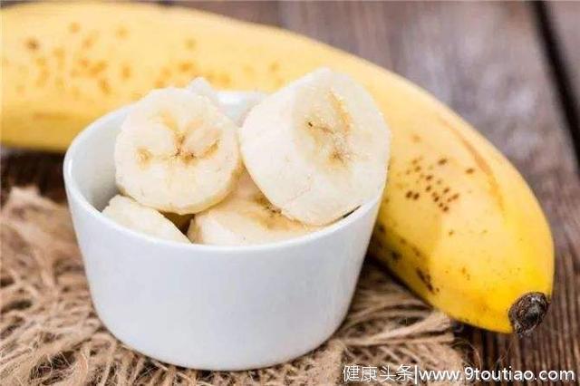 香蕉应该上午吃，还是晚上吃？养生专家：告诉你最适合吃的时间