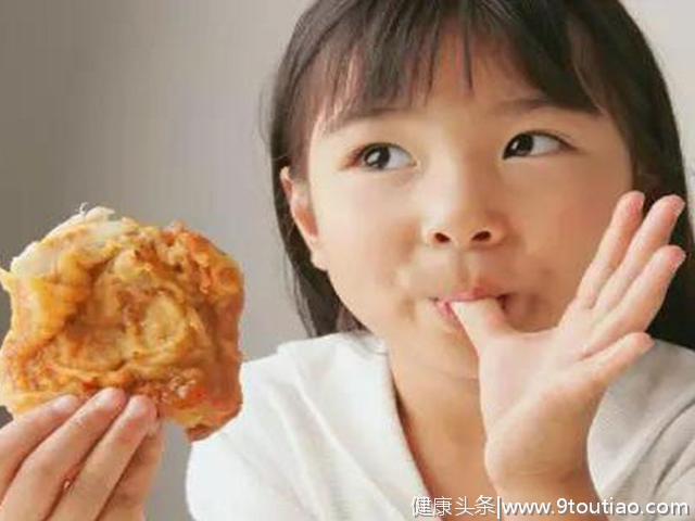 3岁女童子宫年龄为10岁，只因这类高营养食物吃多了，家长要留心
