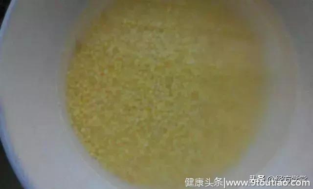 小米粥，需要熬不出米油才养生，你知道如何熬小米粥吗？