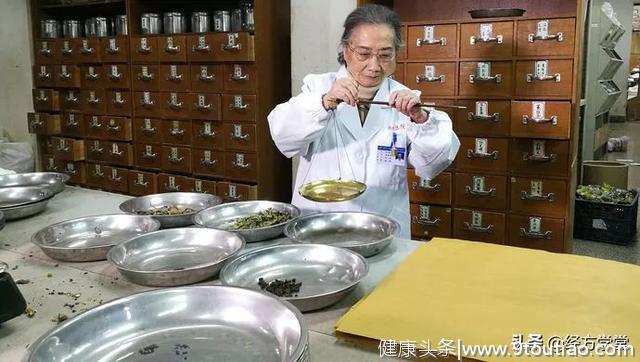 97岁国医大师朱南孙：女性在青年期、更年期、老年期的养生调理