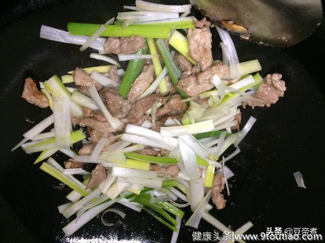 它是“天然营养品”一根三块钱，隔三差五吃，身体强健，还不感冒