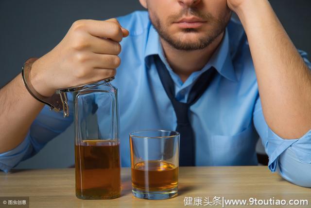 39岁男子 喝酒吐血 查出肝癌 医生：这5类人尽量“滴酒不沾”