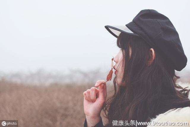 悟空问答——为什么有些女生长得很漂亮但很自卑？是怎样形成的？