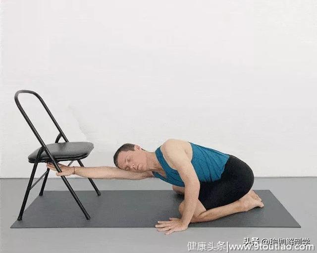 一套“椅子”瑜伽序列，灵活脊柱越活越年轻！