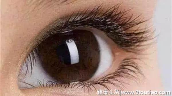 心理学：4双眼睛，哪个是男人眼睛？测你内心在逃避什么