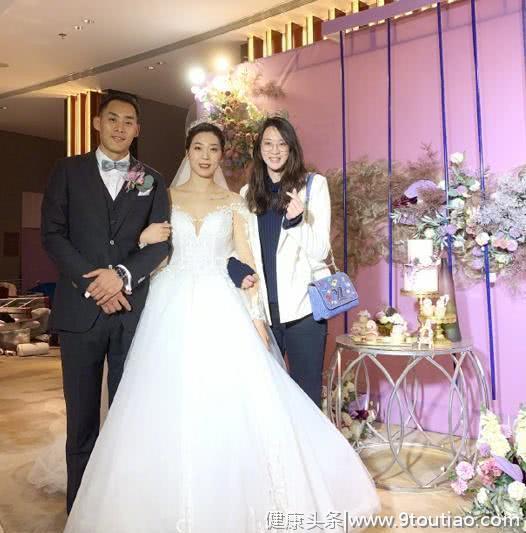 28岁惠若琪“新身份”曝光！192身高碾压众人 重感冒参加好友婚礼